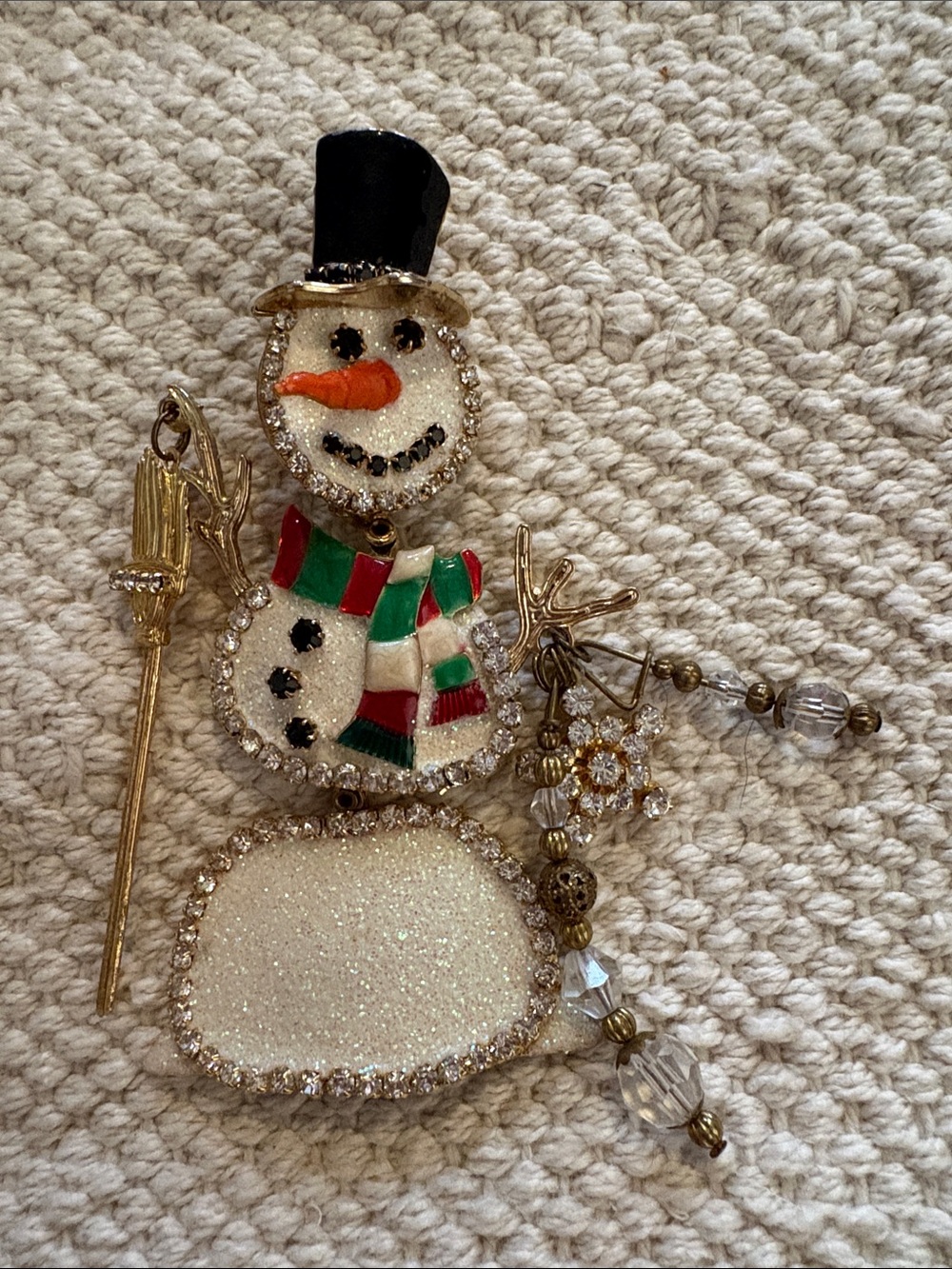 Lunch at the Ritz LATR 2GO Festive Snowman Brooch Pendant